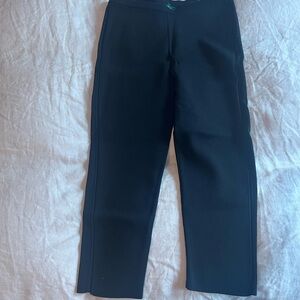 Black Women's Capris - Sleek Pull-On Stretch Fit